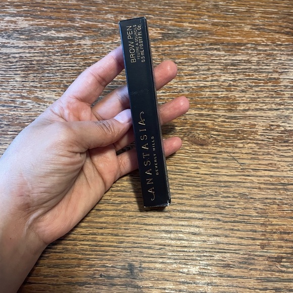 Anastasia Brow Pen - medium brown - Picture 1 of 4